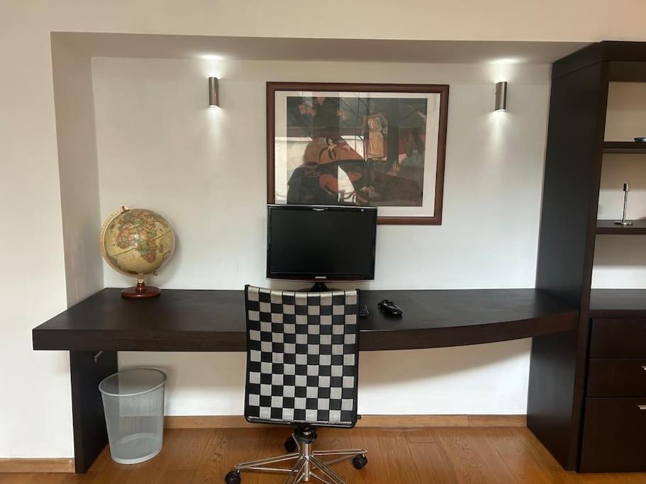 Down Town Spacious Duplex With Private Parking & Game Room Bruselas Exterior foto
