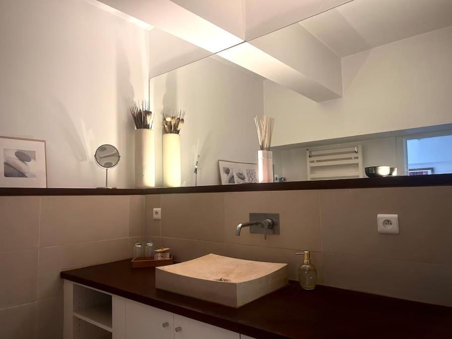 Down Town Spacious Duplex With Private Parking & Game Room Bruselas Exterior foto